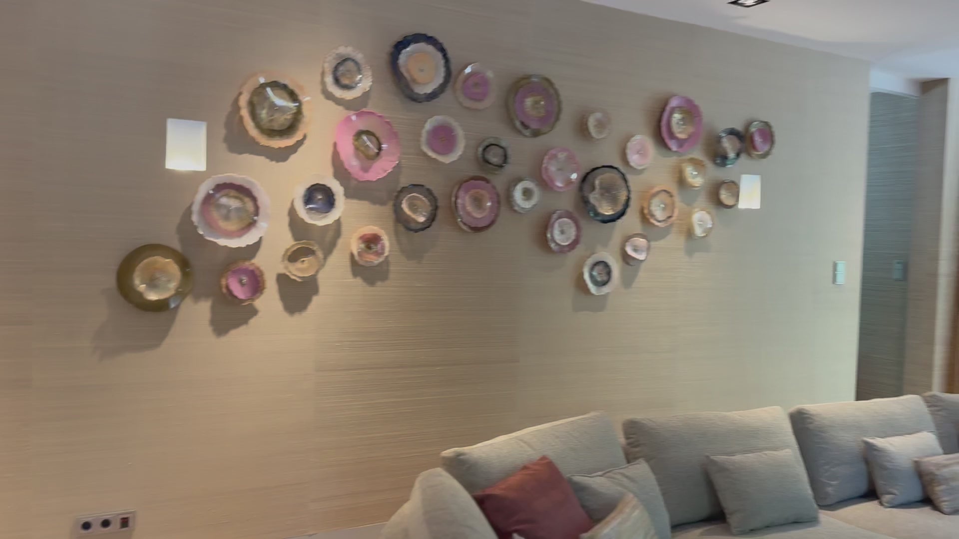 SOLD 70  Living room  flowers on the wall